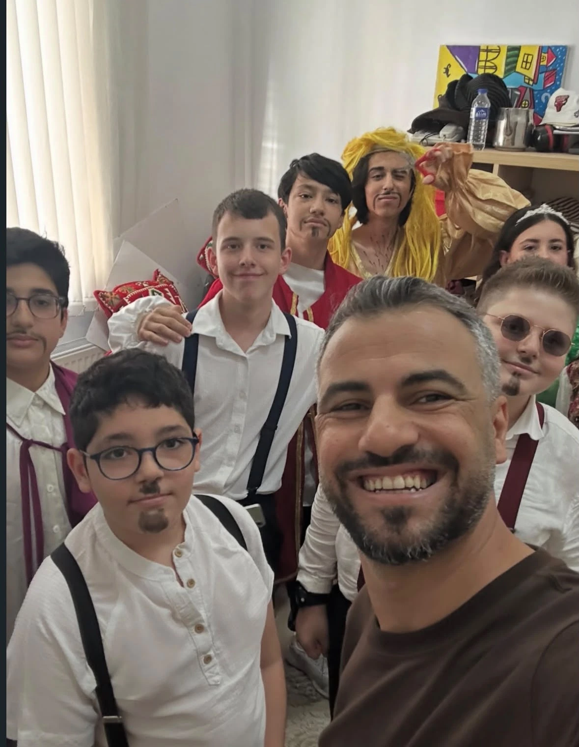 Fatih Sancaklı ve genç oyuncular